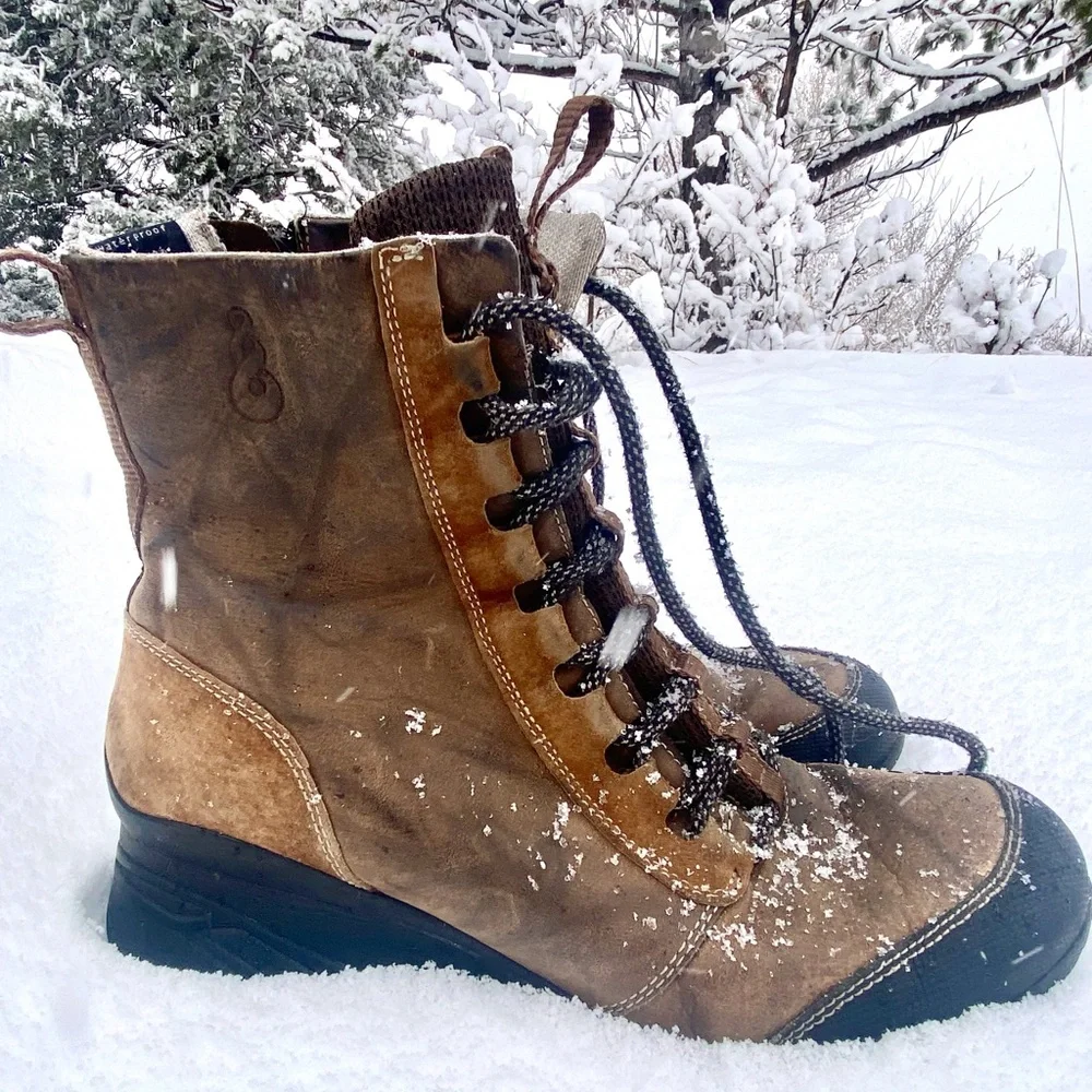 Ahnu Montara Waterproof Hiking Boots Side Zip Wedge Comfort Boot” Vibram Sole